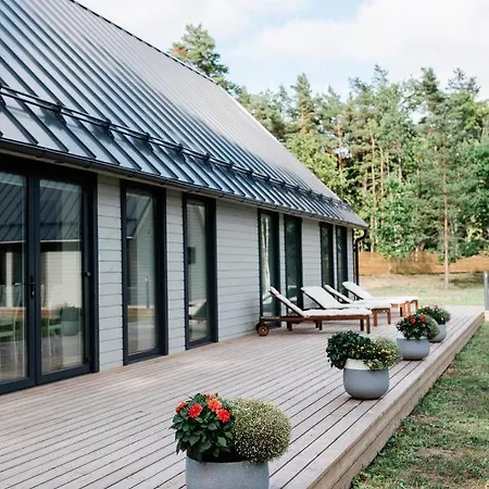 Peaceful Palace Silla (Saare)