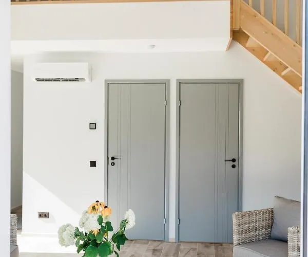 Peaceful Palace Silla (Saare)