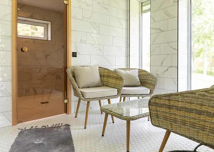 Peaceful Palace Silla (Saare)